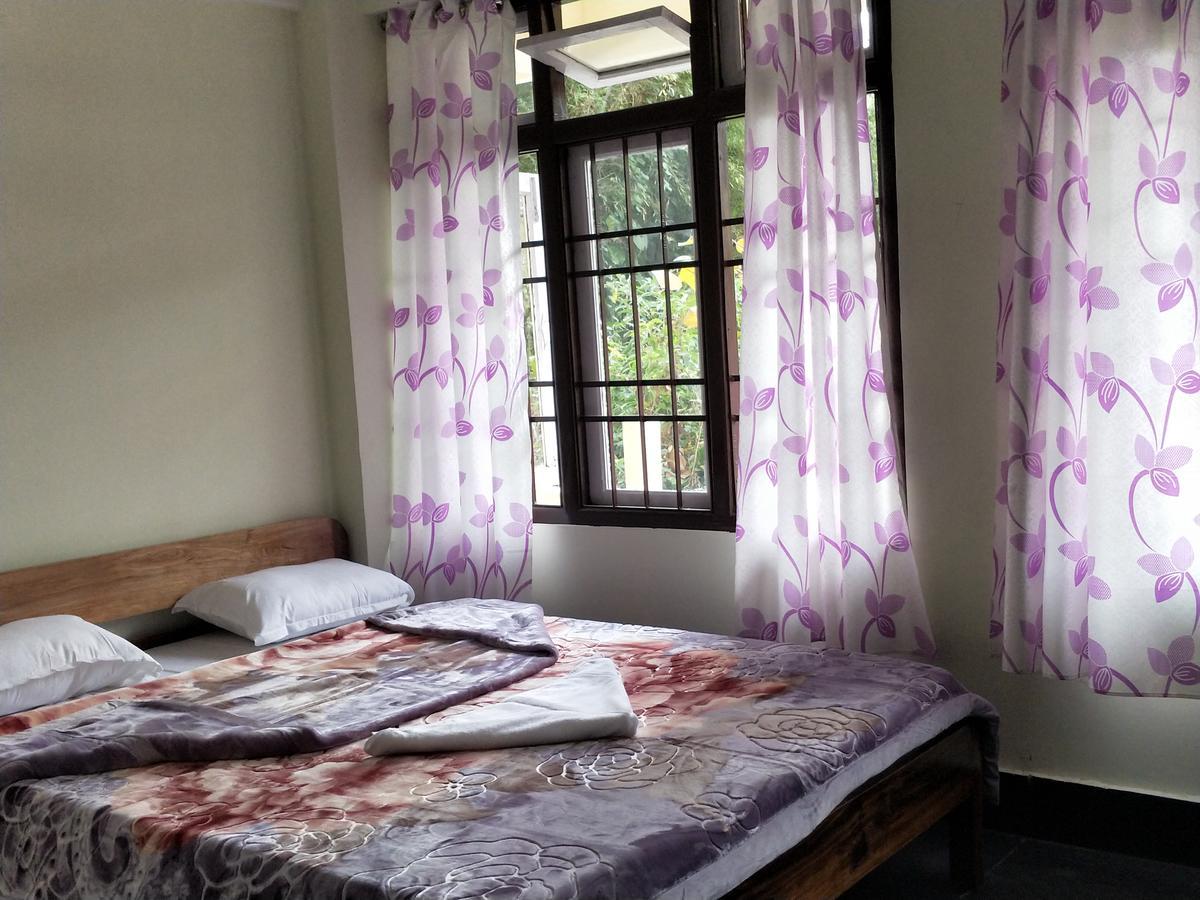 Hotel Pine Leaf Gangtok Esterno foto