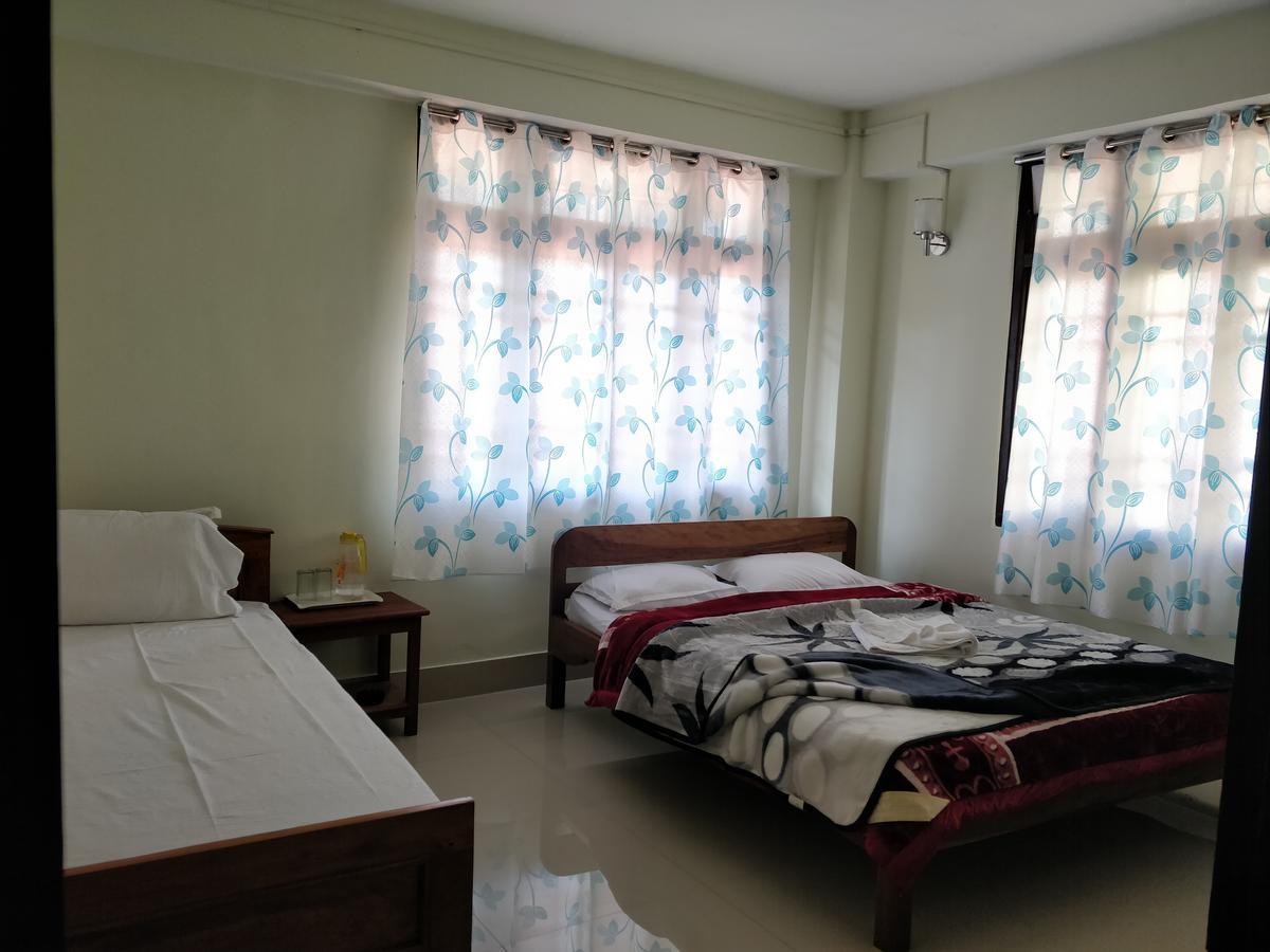 Hotel Pine Leaf Gangtok Esterno foto