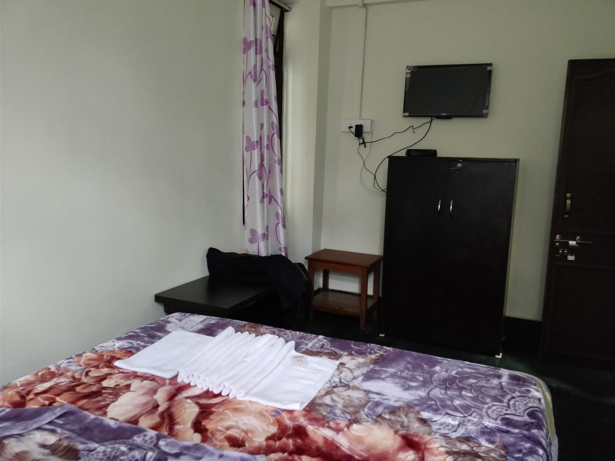 Hotel Pine Leaf Gangtok Esterno foto
