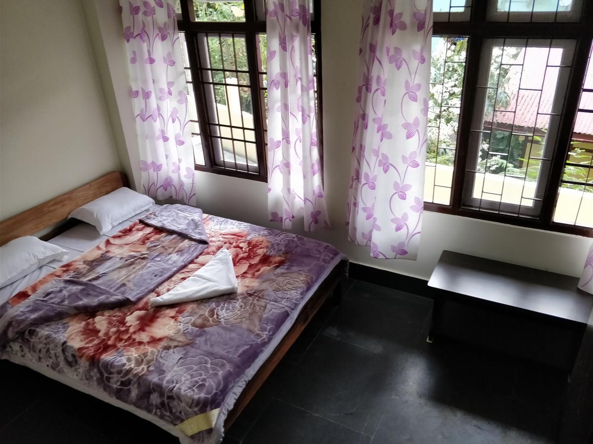 Hotel Pine Leaf Gangtok Esterno foto