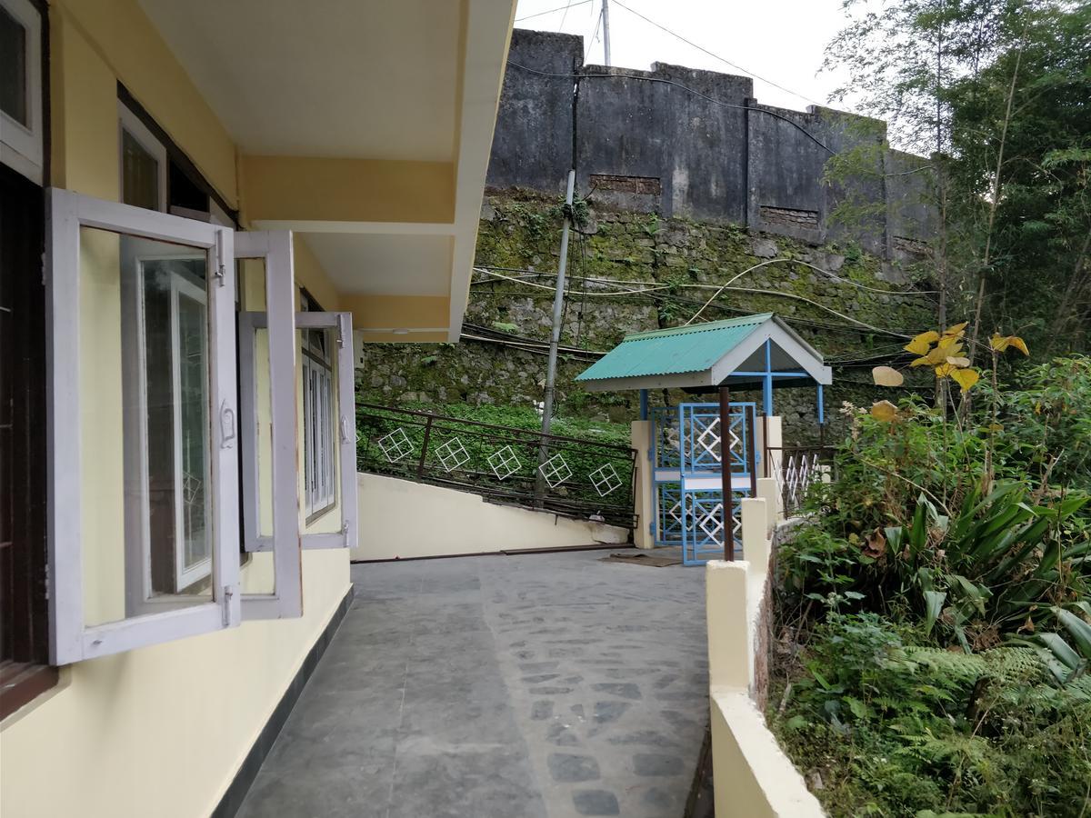 Hotel Pine Leaf Gangtok Esterno foto