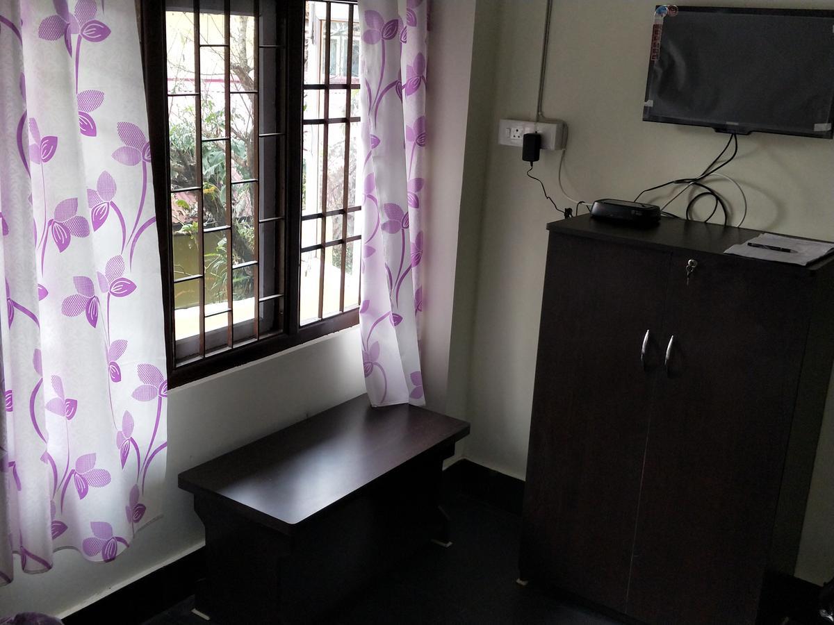 Hotel Pine Leaf Gangtok Esterno foto