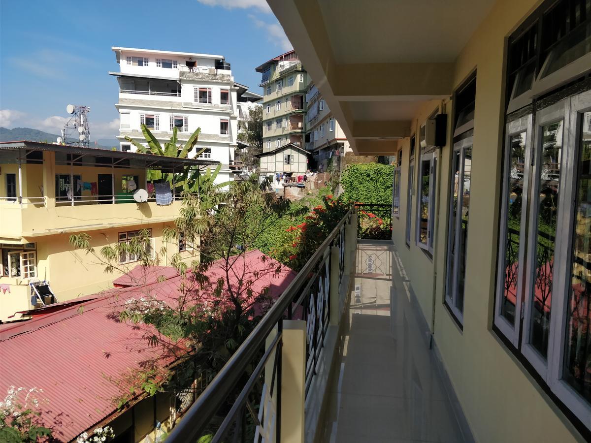 Hotel Pine Leaf Gangtok Esterno foto