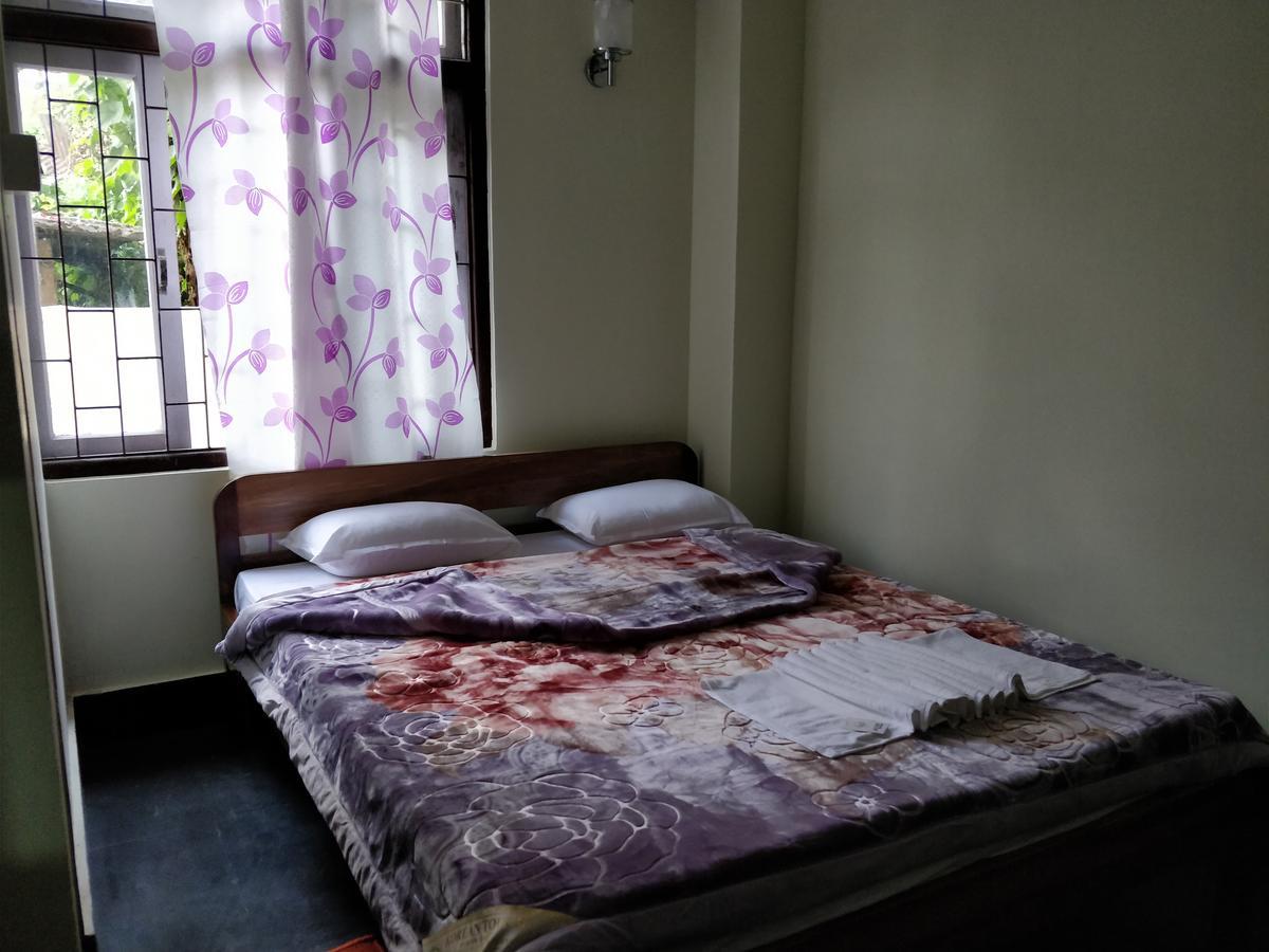 Hotel Pine Leaf Gangtok Esterno foto